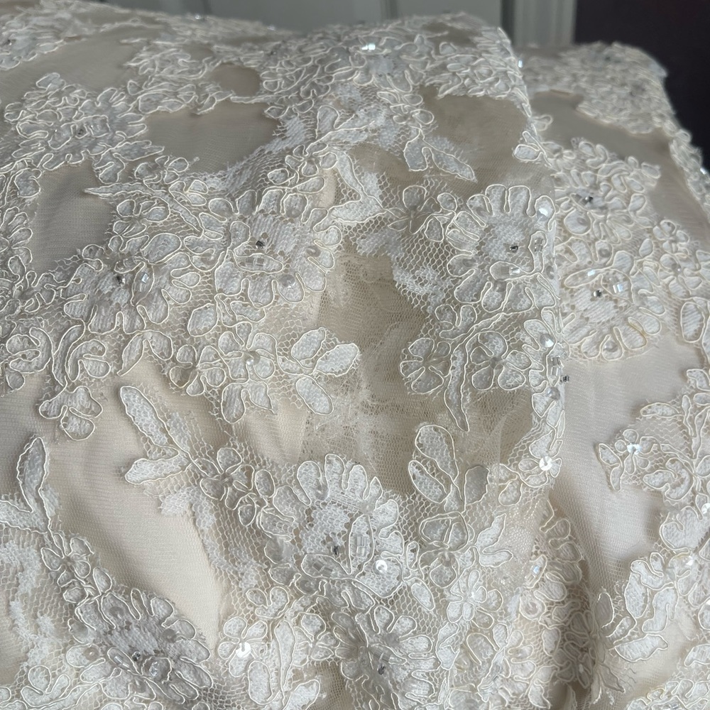 Maggie Sottero lace mermaid wedding dress women’s size 6 - Picture 7 of 11